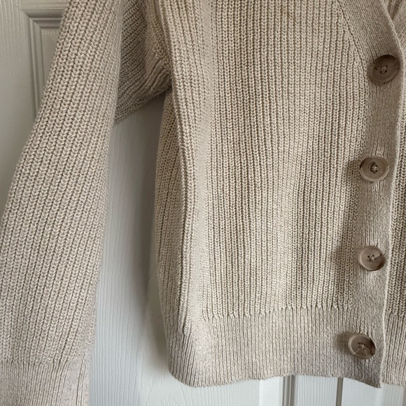 Old Navy Beige Ribbed V-Neck Button Cardigan - Picture 3 of 5